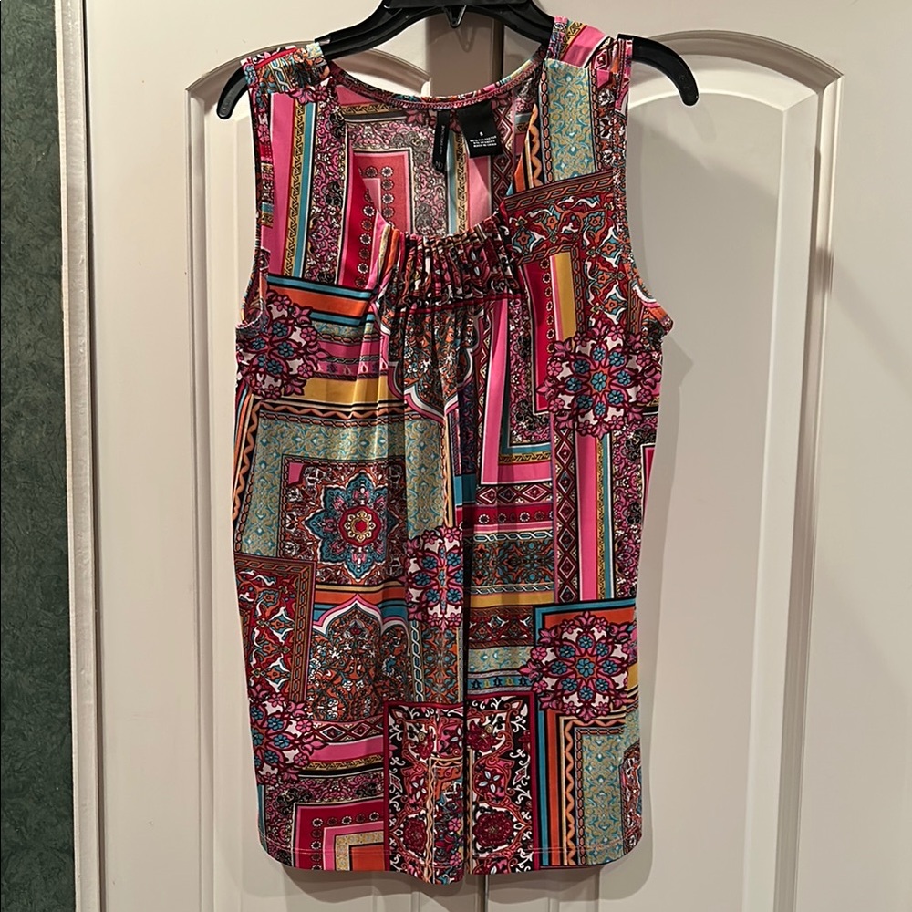 New Directions Pink and Black Graphic Ruched Tank Top